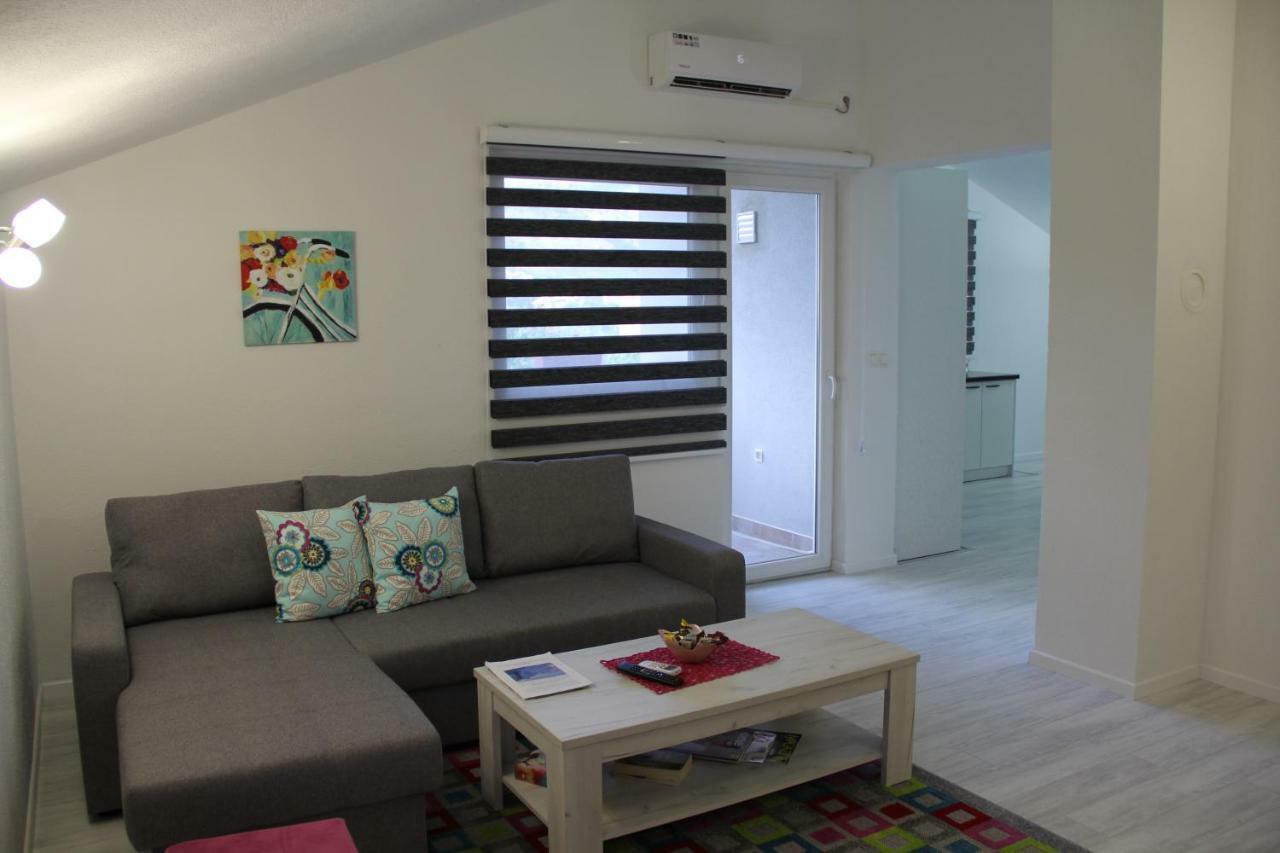 Holiday Home Flora Mostar Extérieur photo