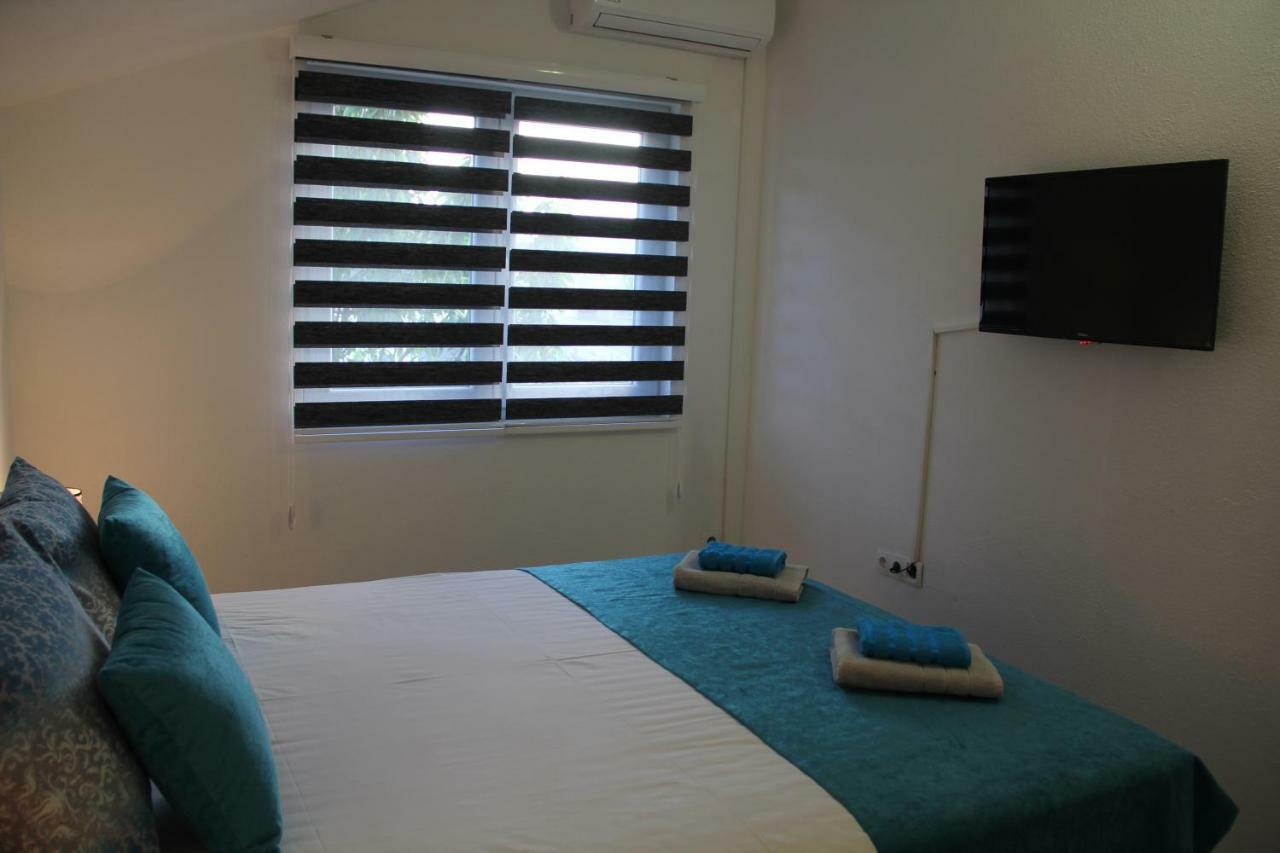 Holiday Home Flora Mostar Extérieur photo