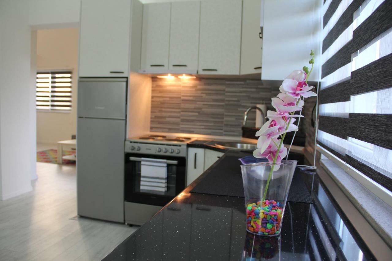 Holiday Home Flora Mostar Extérieur photo