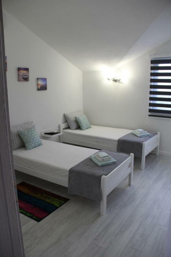 Holiday Home Flora Mostar Extérieur photo