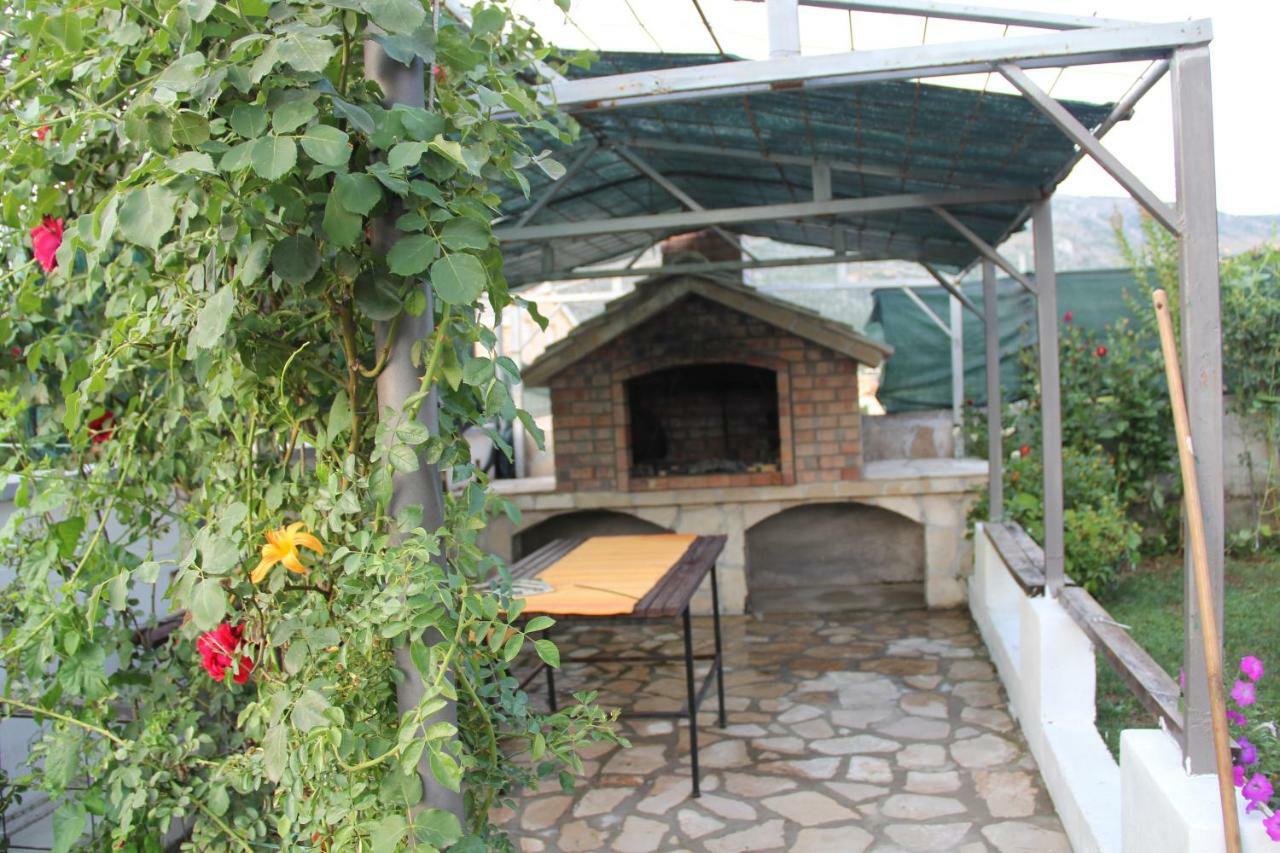 Holiday Home Flora Mostar Extérieur photo