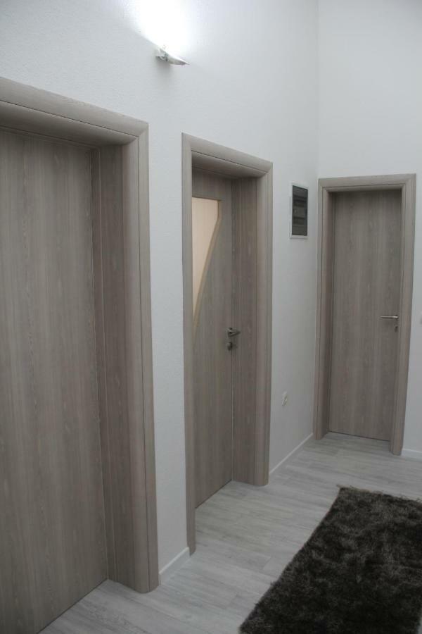 Holiday Home Flora Mostar Extérieur photo