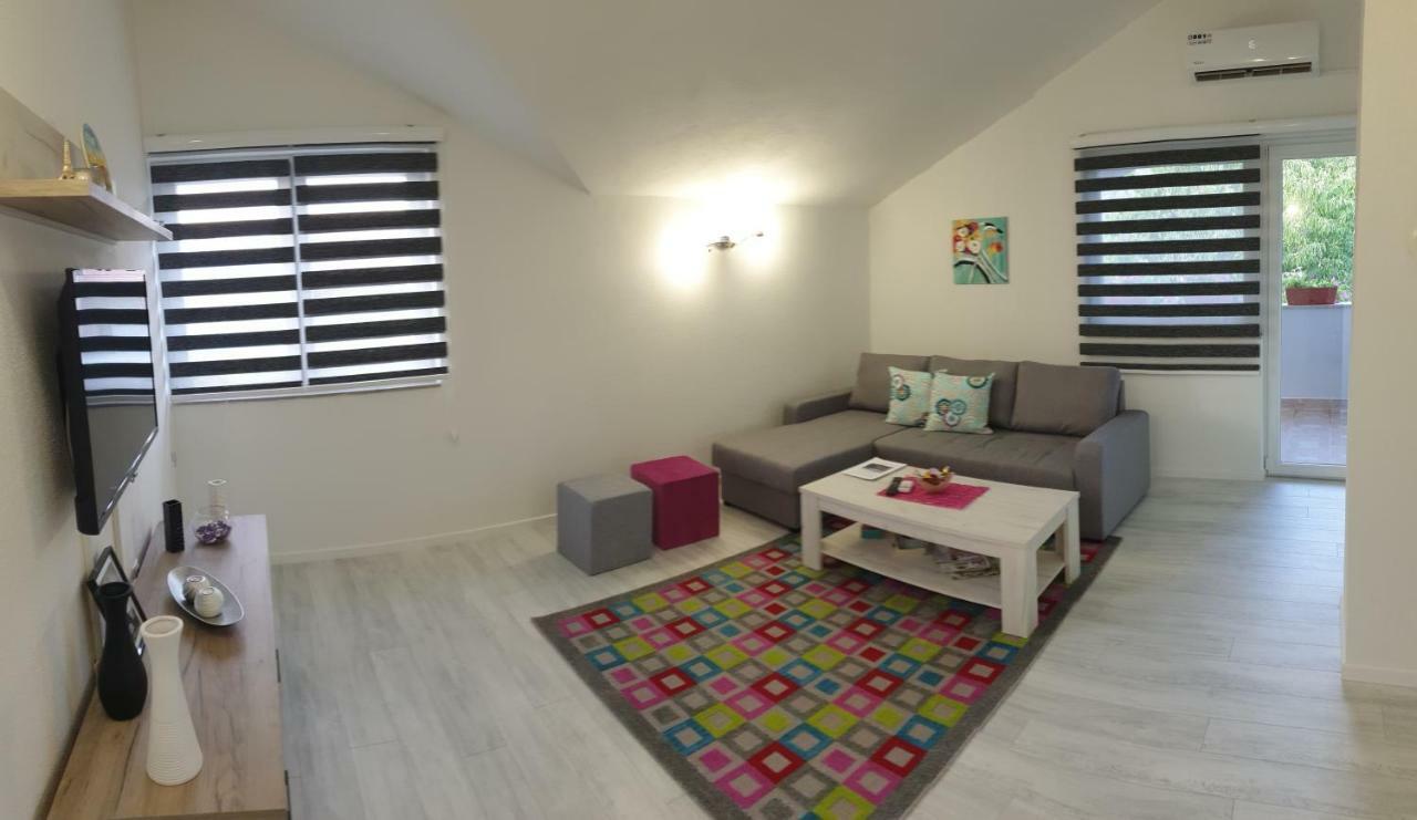 Holiday Home Flora Mostar Extérieur photo