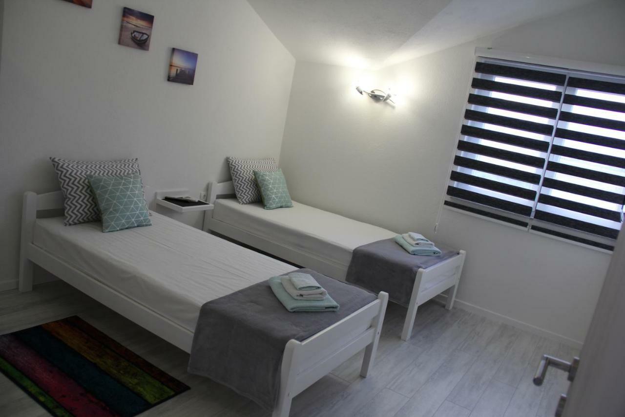 Holiday Home Flora Mostar Extérieur photo