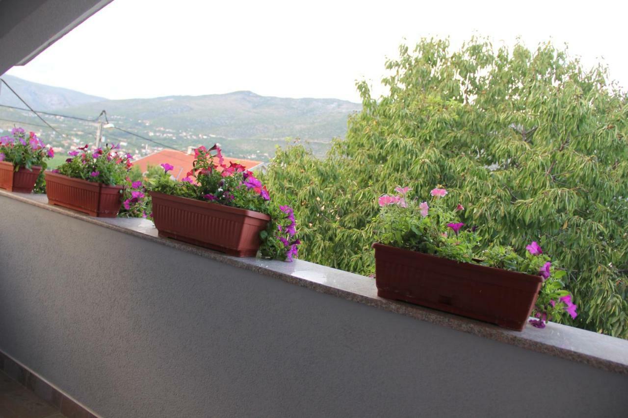 Holiday Home Flora Mostar Extérieur photo