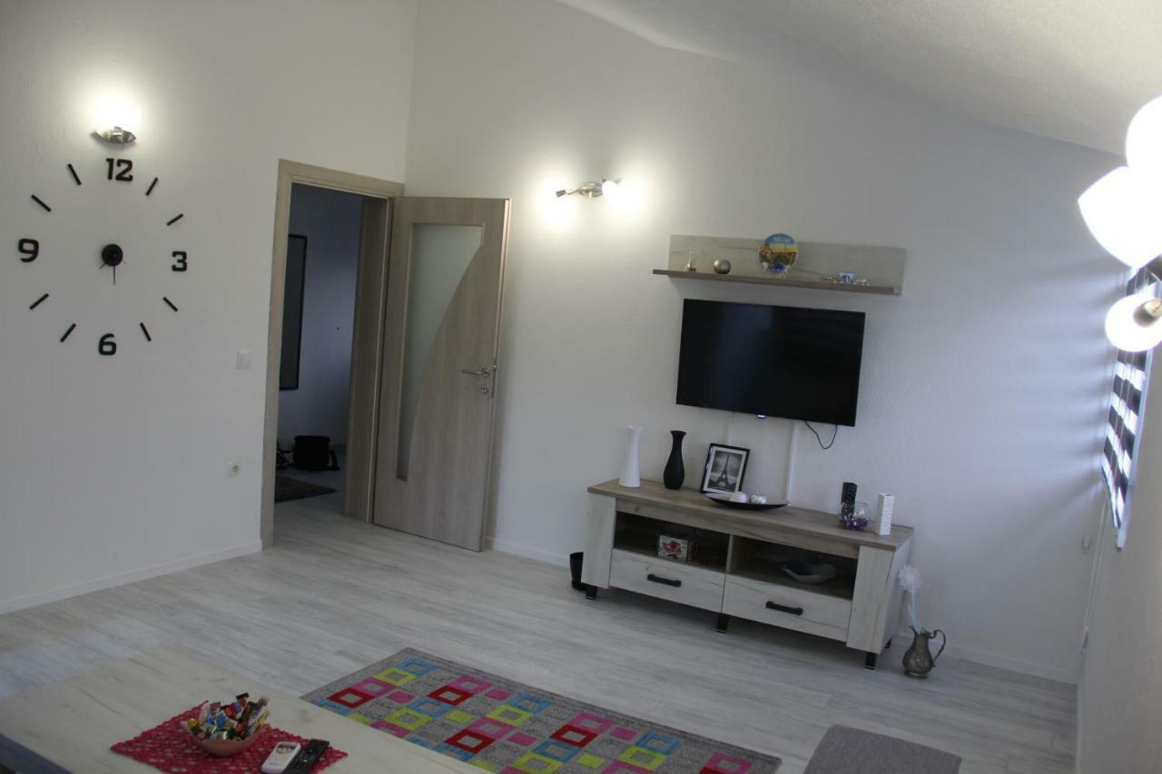 Holiday Home Flora Mostar Extérieur photo