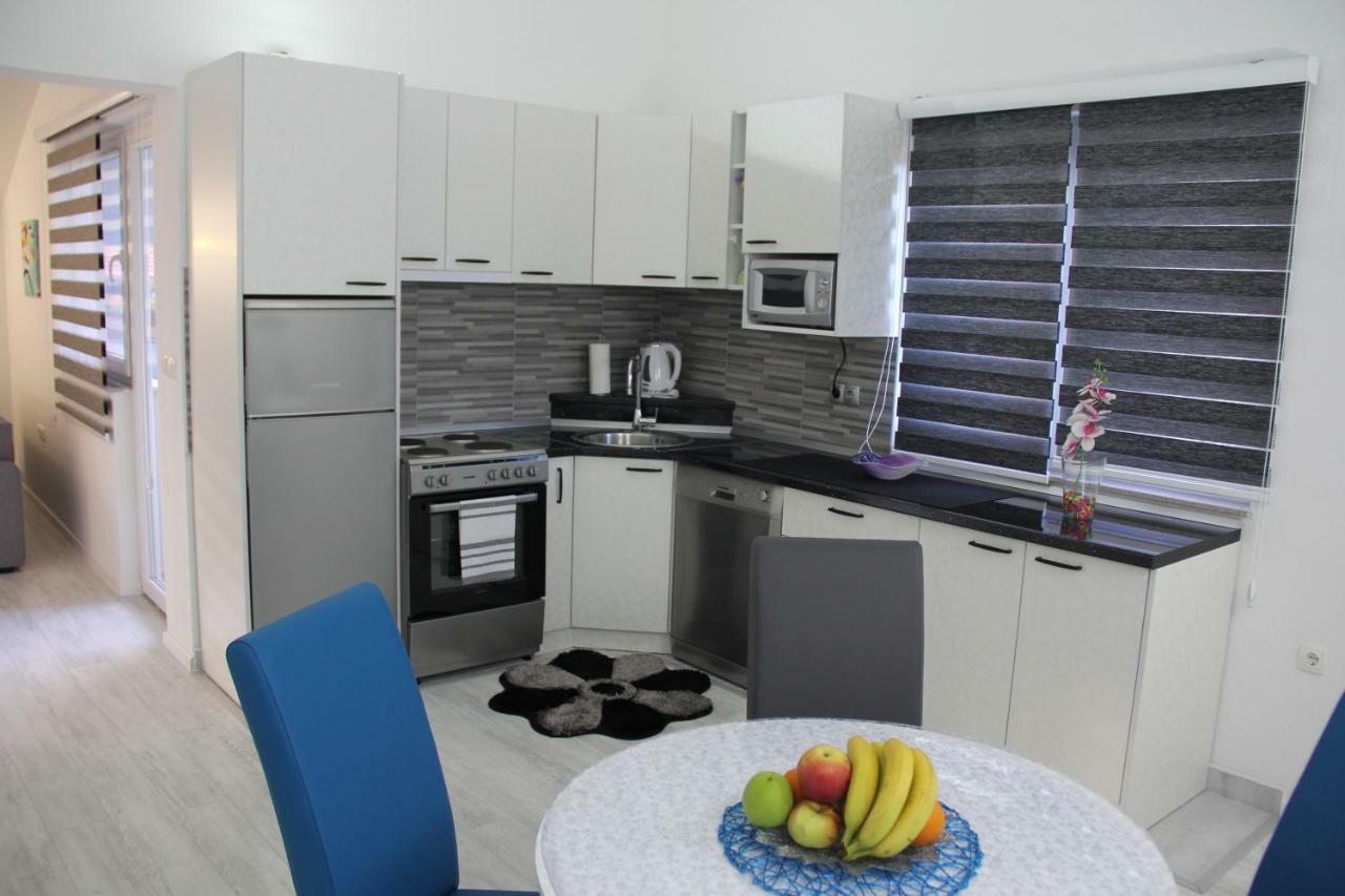 Holiday Home Flora Mostar Extérieur photo